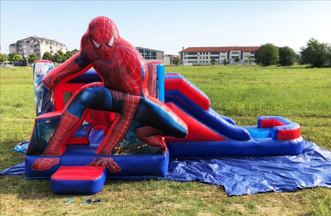 Spiderman temático castillo inflable con tobogán seco y 950w soplador para niños fiesta 5 * 5 * 3,6m tamaño 1-6 personas capacidad