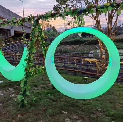 Gestiona sin esfuerzo la operación del paseo con el columpio en forma de luna Construcción segura y protegida Control remoto conveniente